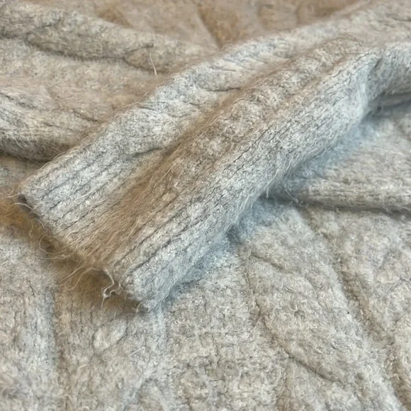 AKIRA light gray women’s turtleneck sweater medium - Picture 3 of 7